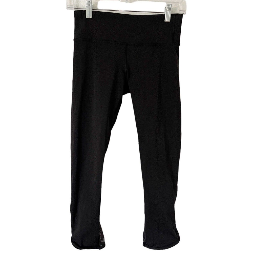 Lululemon Black Mid Rise Mesh Panel Capri Style Leggings Women’s Size 4